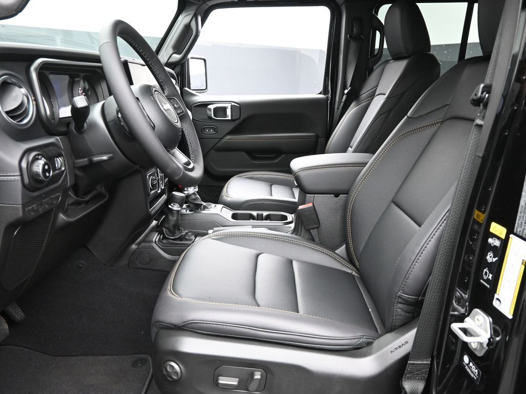 2025 Jeep Gladiator Sport photo 10