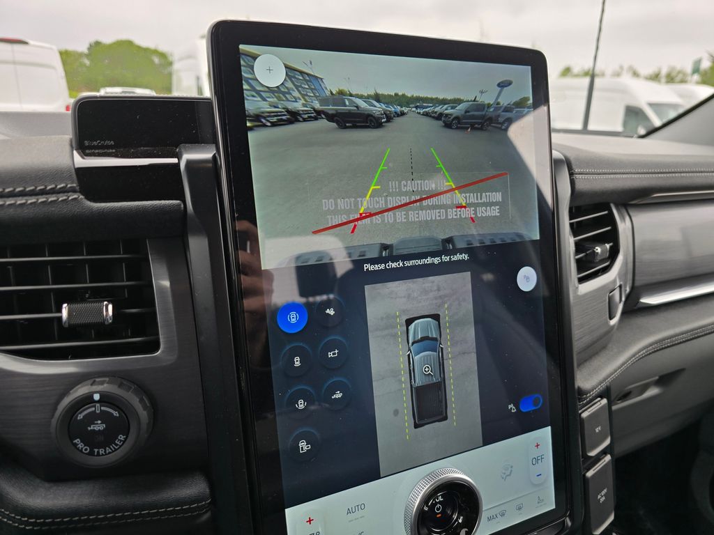 2025 Ford F-150 Lightning photo 21