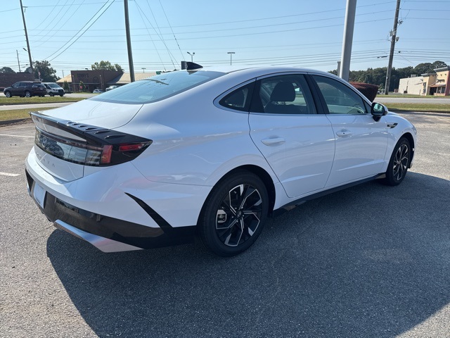 2024 Hyundai Sonata SEL photo 3