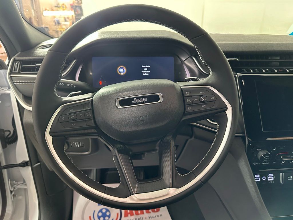 2025 Jeep Grand Cherokee Laredo X photo 7