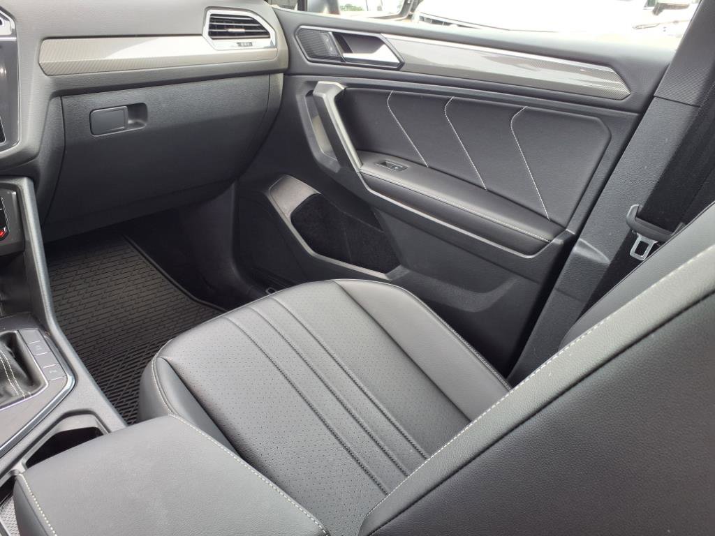 2024 Volkswagen Tiguan SE R-Line Black photo 24