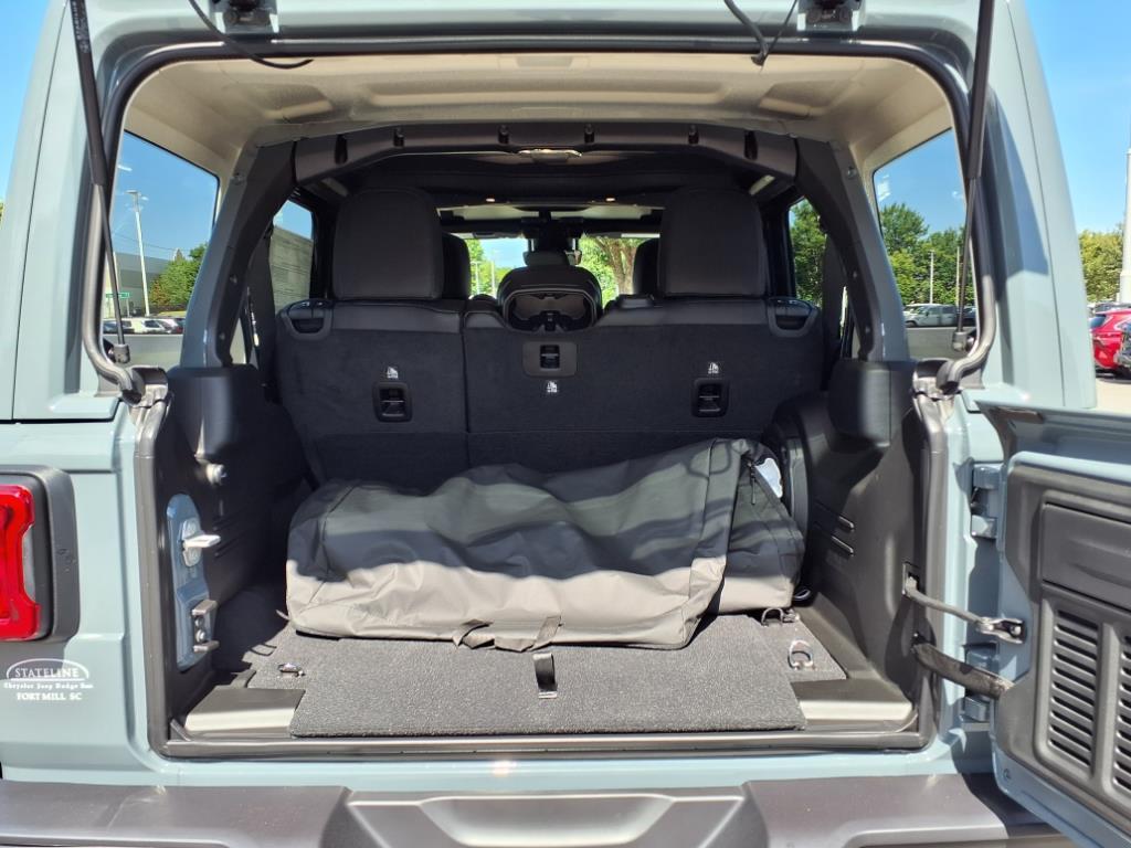 2025 Jeep Wrangler Rubicon photo 21