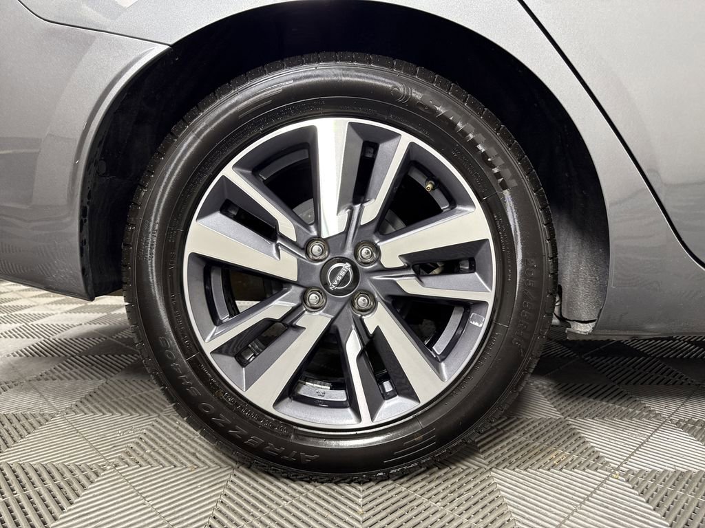 2023 Nissan Versa SV photo 15