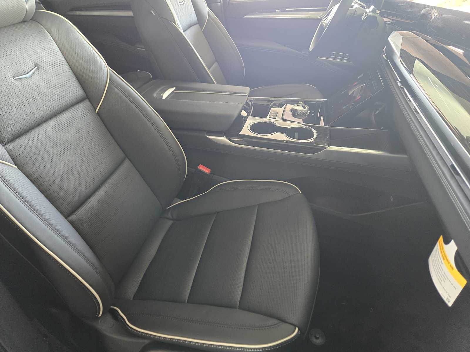 2025 Cadillac Escalade Premium Luxury photo 8