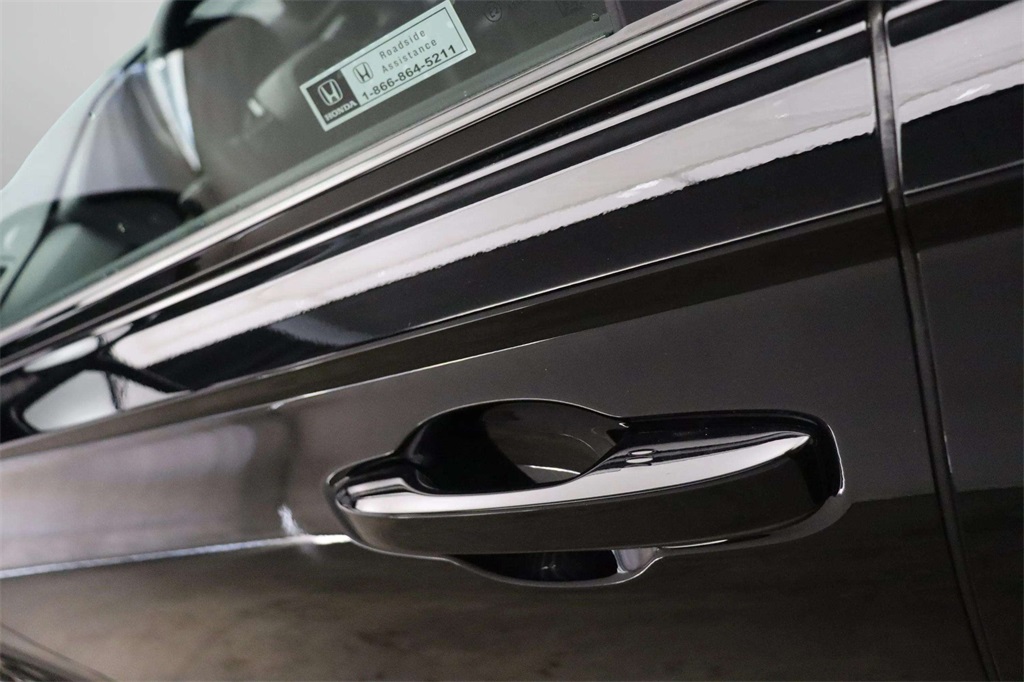 2026 Honda CR-V Hybrid Sport Touring photo 4