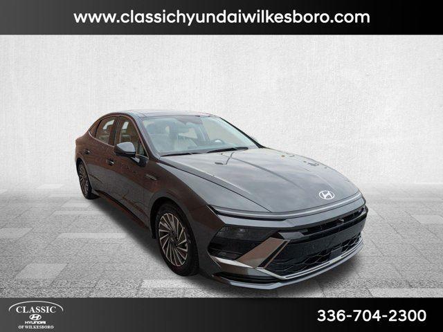 2025 Hyundai Sonata Hybrid Limited photo 3