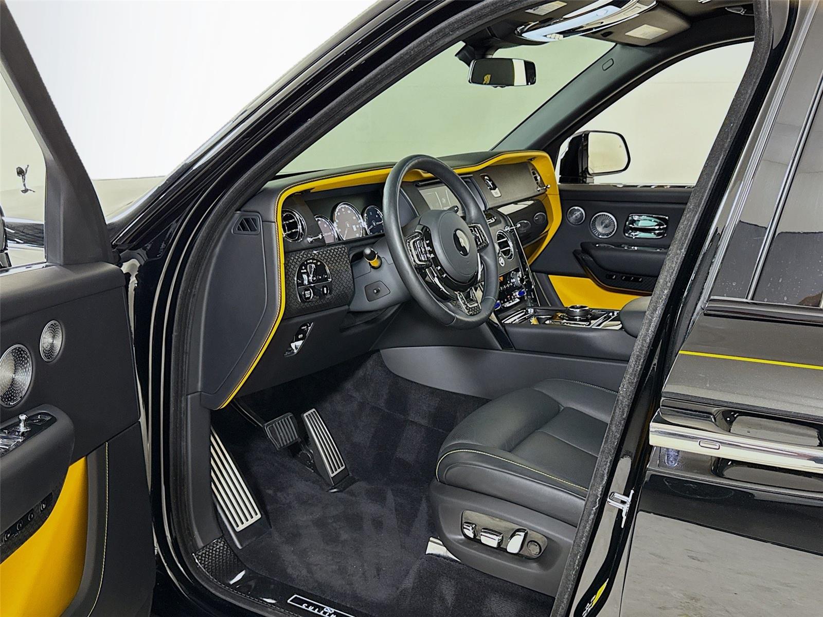 2023 Rolls Royce Cullinan Black Badge photo 13