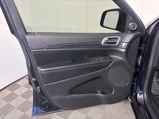 2020 Jeep Grand Cherokee Altitude photo 8