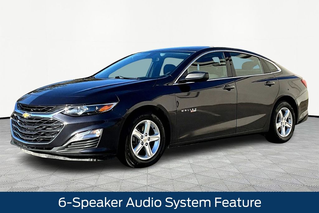 2022 Chevrolet Malibu LS photo 3