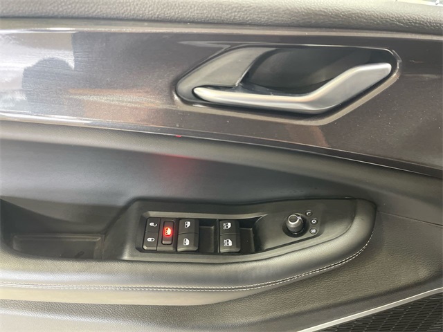 2022 Jeep Grand Cherokee Altitude photo 9