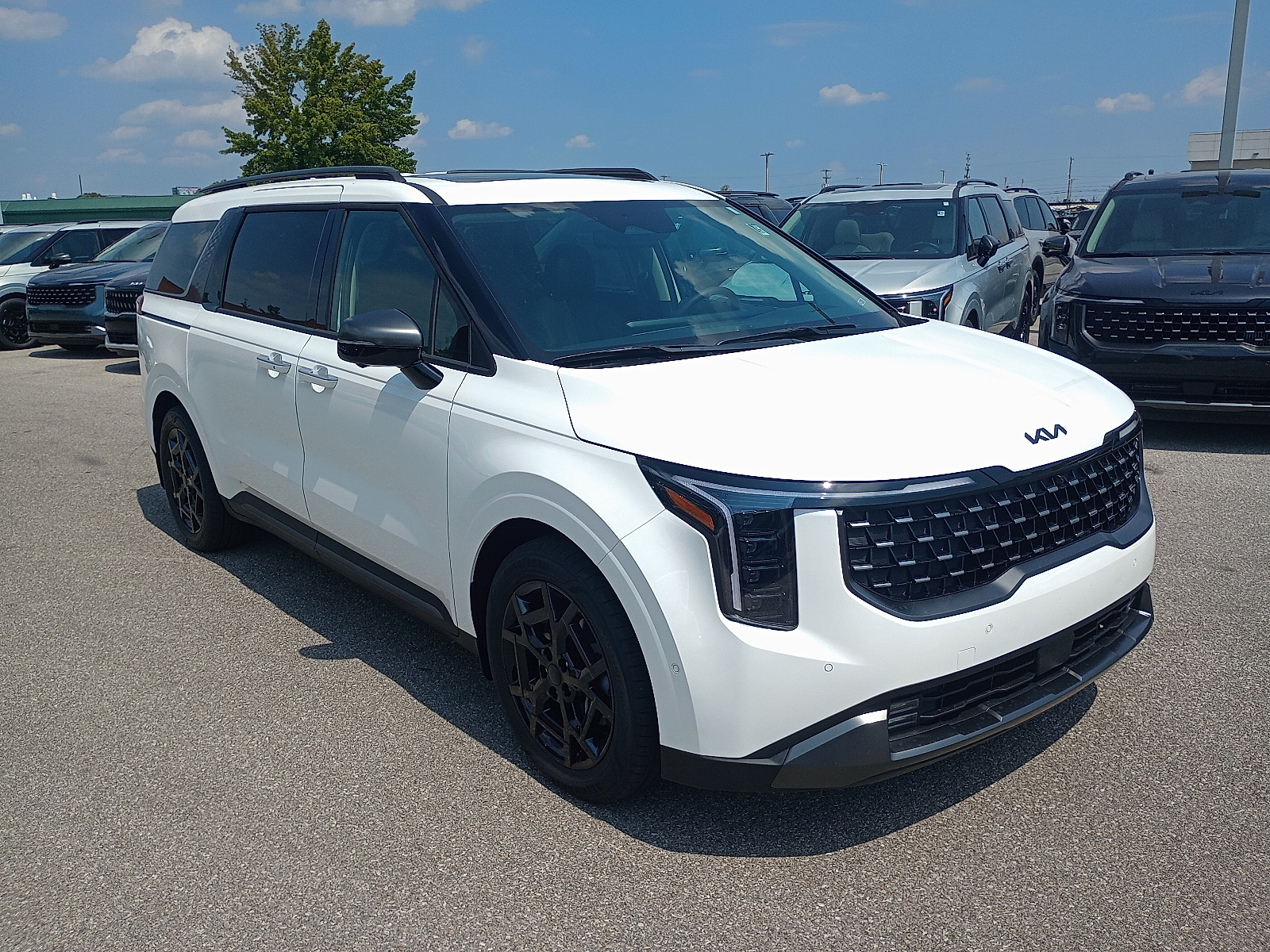 2026 Kia Carnival SX Prestige's photo