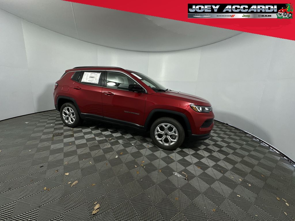 2025 Jeep Compass Latitude photo 2