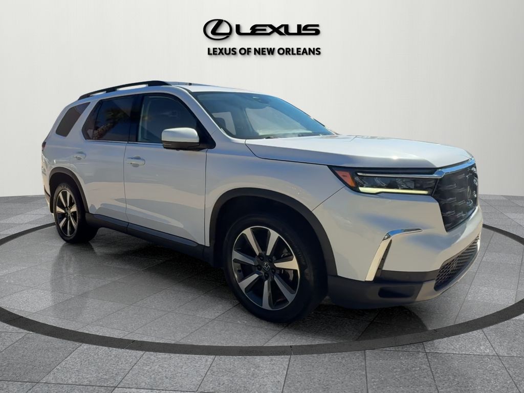 2023 Honda Pilot Elite's photo