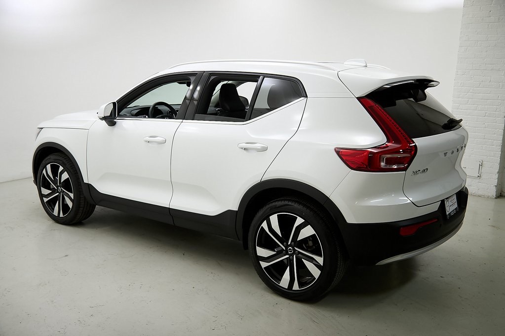 2024 VOLVO XC40 - Image 8