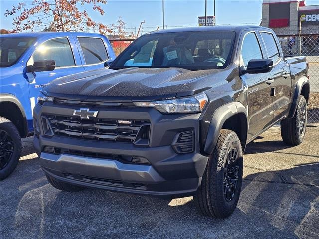 2026 Chevrolet Colorado Trail Boss photo 2