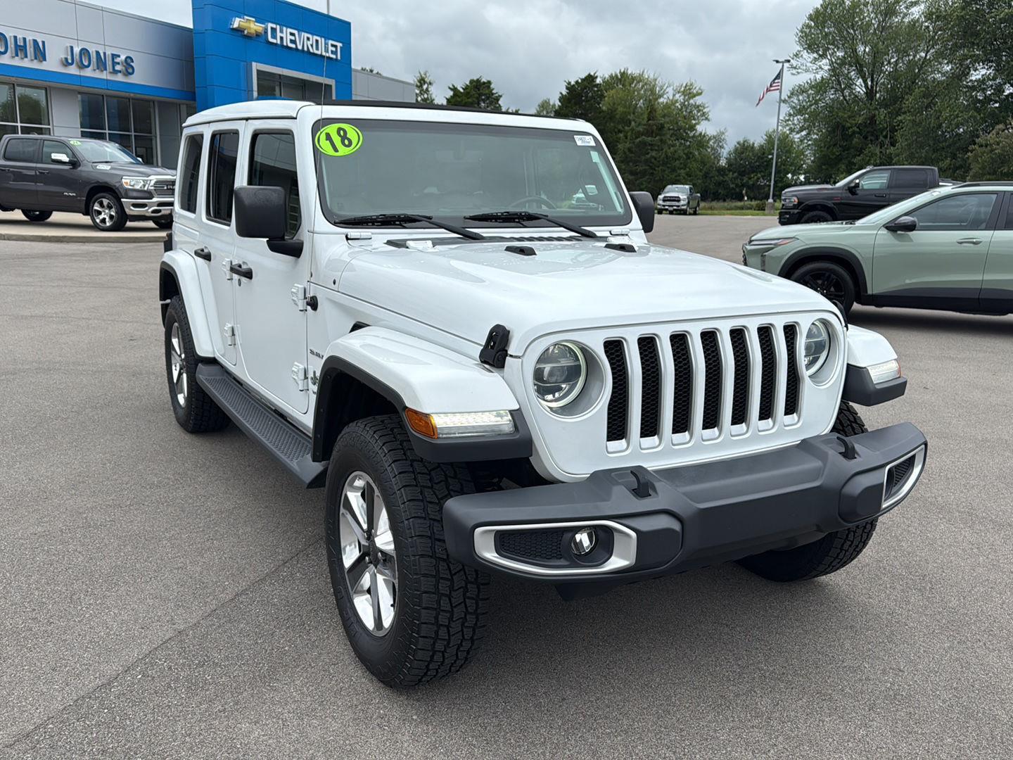 2018 Jeep Wrangler Unlimited Sahara photo 2