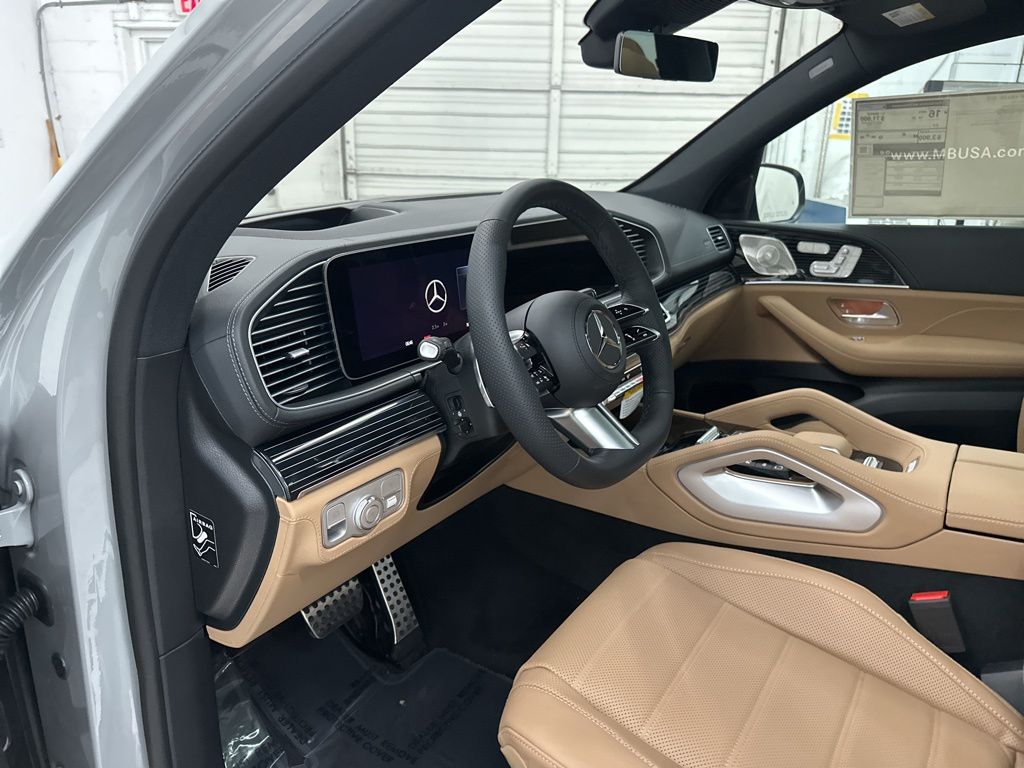 2026 Mercedes Benz GLS 580 4MATIC photo 7
