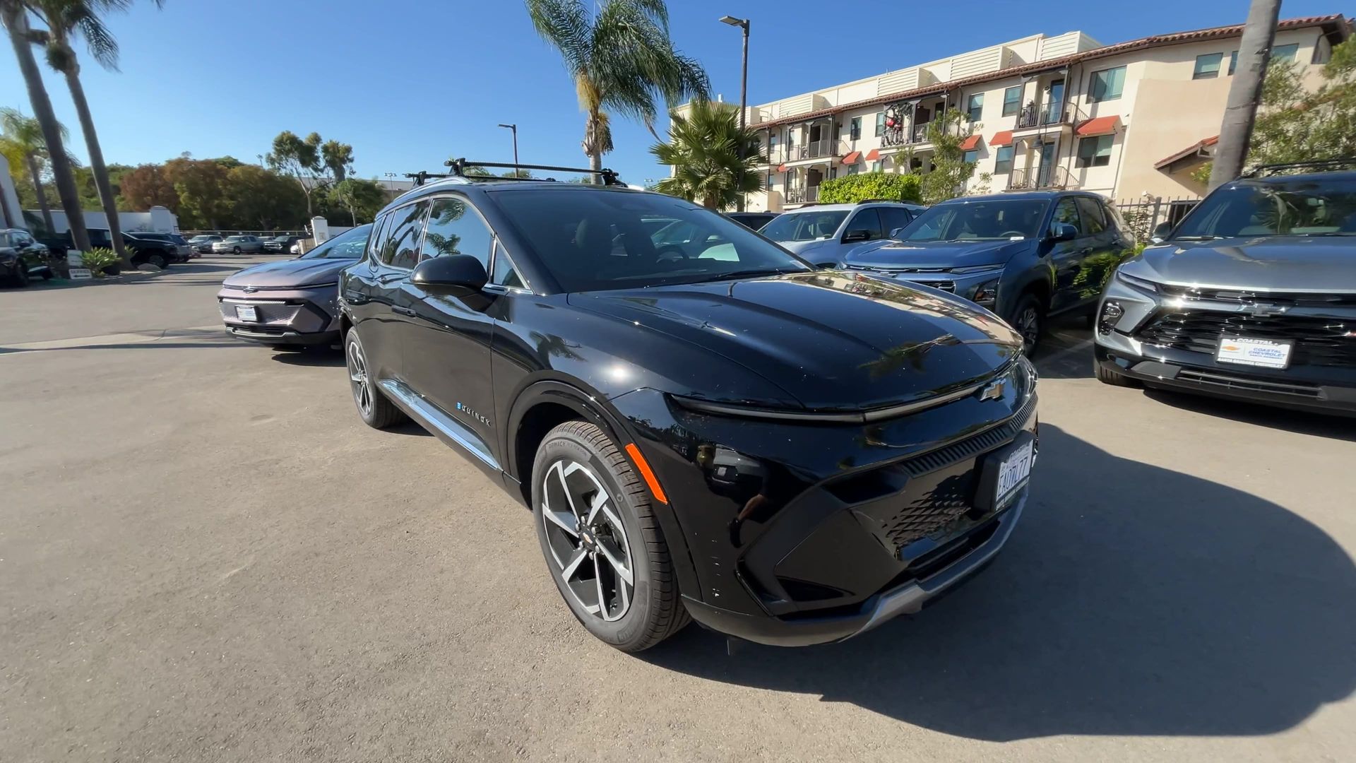 2025 Chevrolet Equinox EV 1LT photo 2