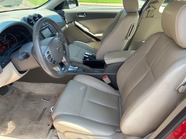2012 Nissan Altima 3.5 SR photo 9