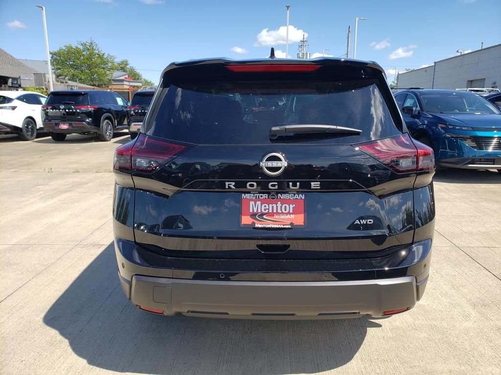 2026 Nissan Rogue SV photo 4