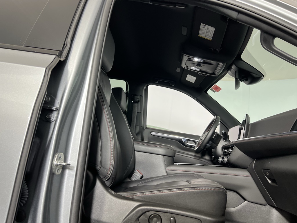2025 Chevrolet Tahoe RST photo 31