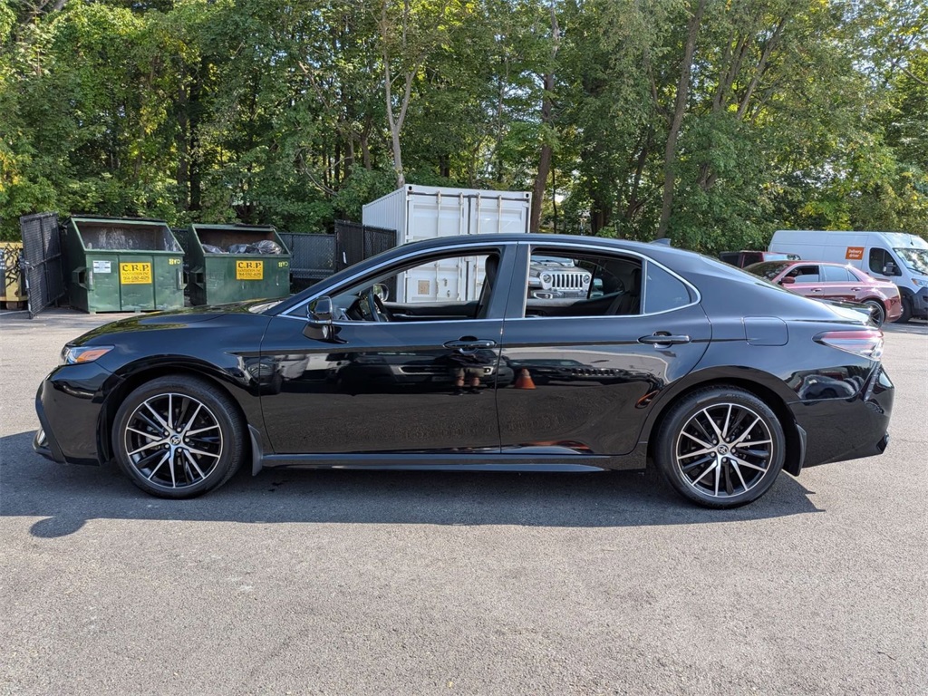 2023 Toyota Camry SE photo 7