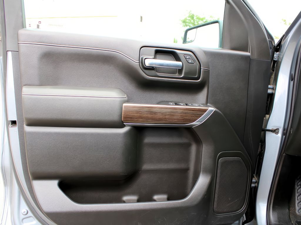 2019 Chevrolet Silverado 1500 RST photo 10