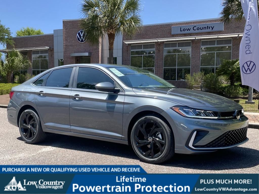 2025 Volkswagen Jetta SE's photo