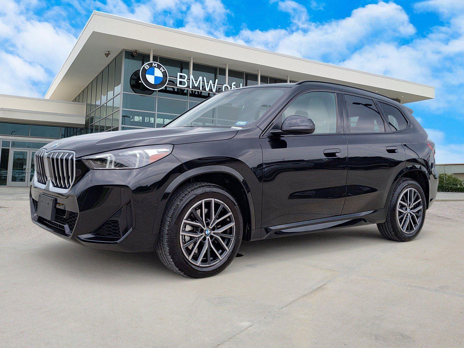 2025 BMW X1 28i's photo