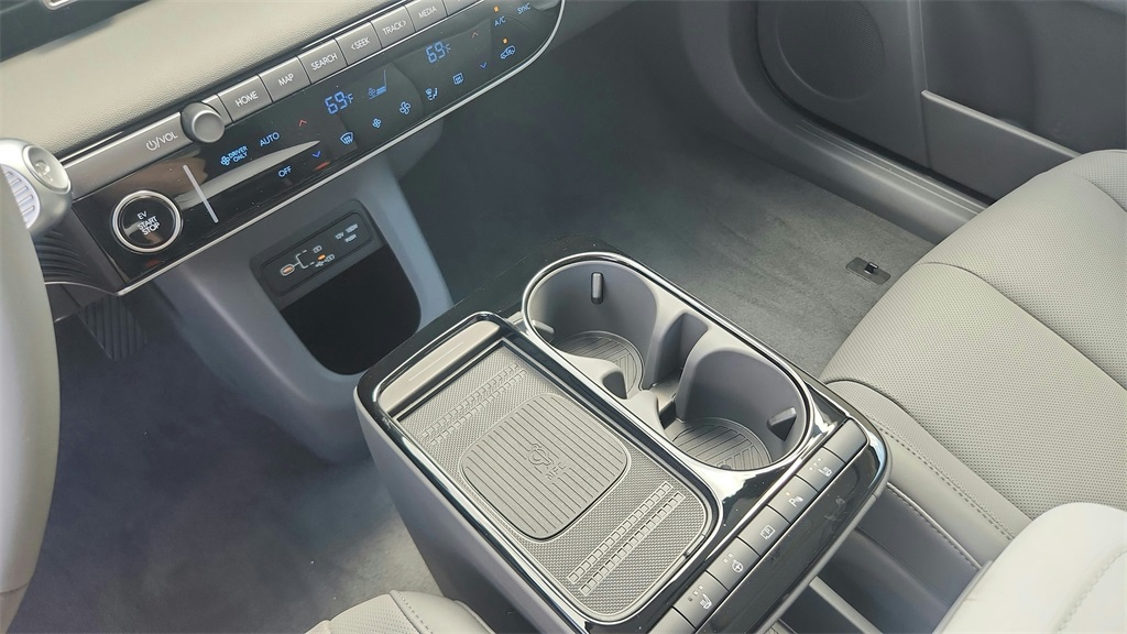 2025 Hyundai Ioniq 5 SE photo 22