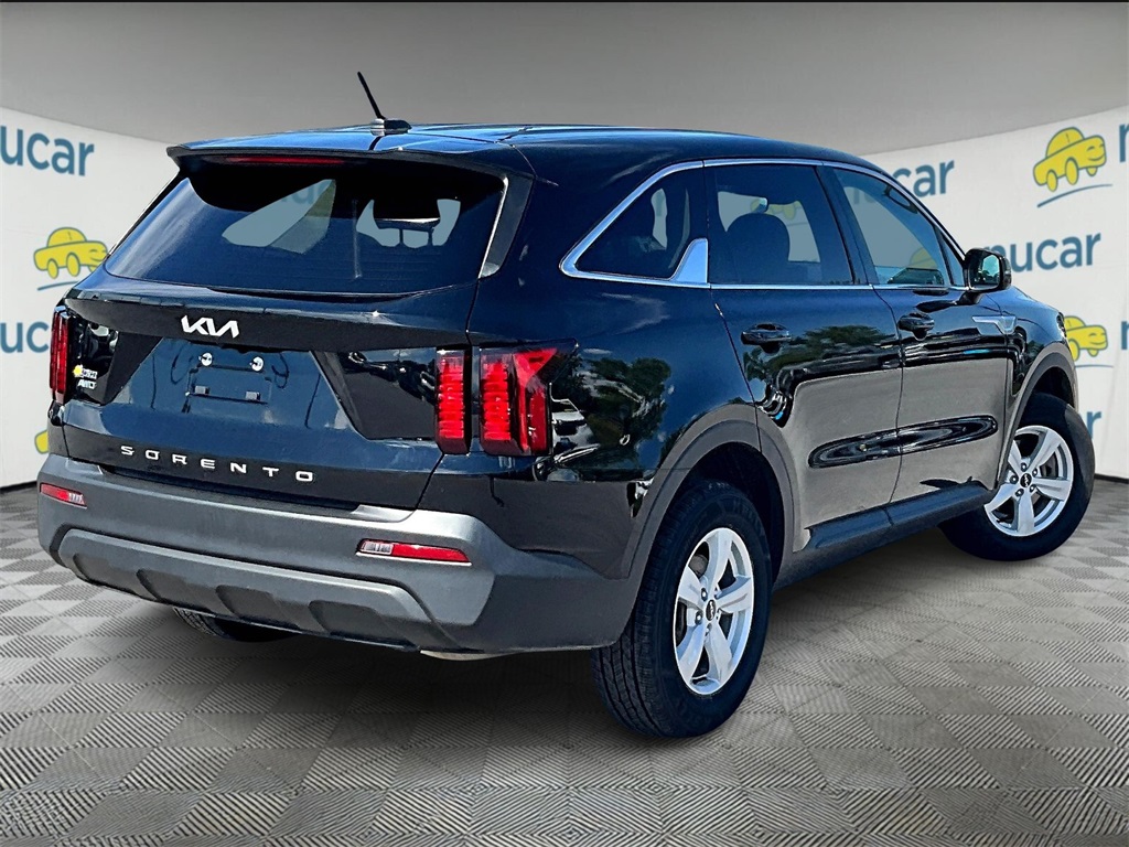 2022 Kia Sorento LX photo 6