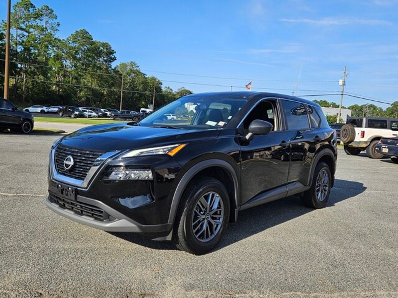 2023 Nissan Rogue S photo 3