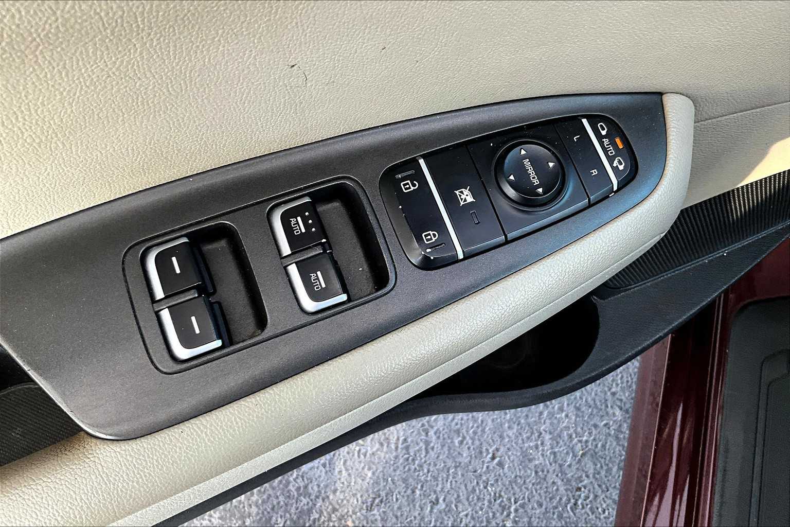 2017 Kia Optima LX photo 33