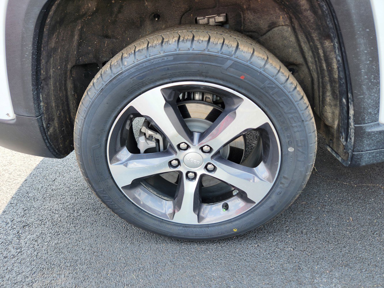2023 Jeep Cherokee Base photo 45