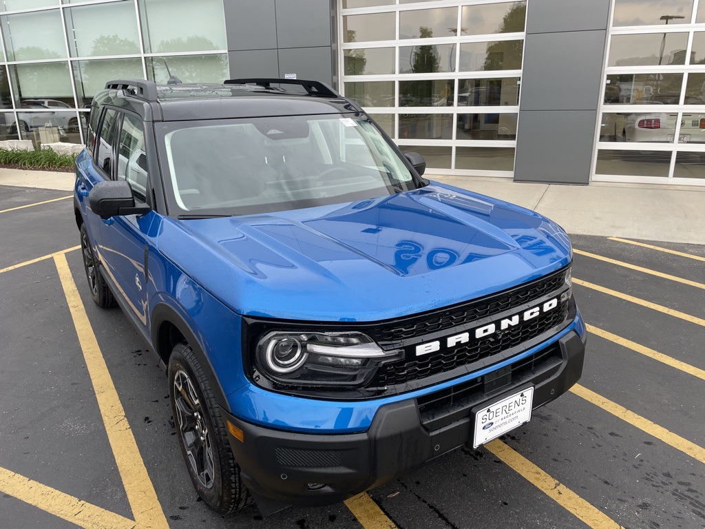 2025 Ford Bronco Sport Outer Banks photo 3
