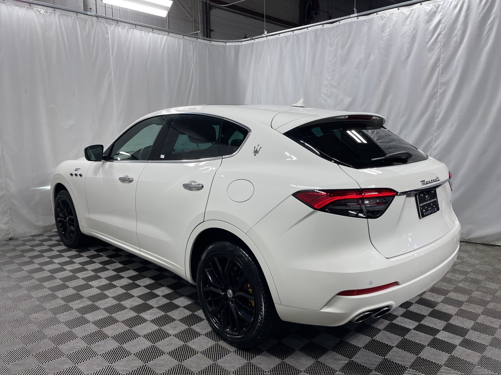2022 Maserati Levante GT photo 4