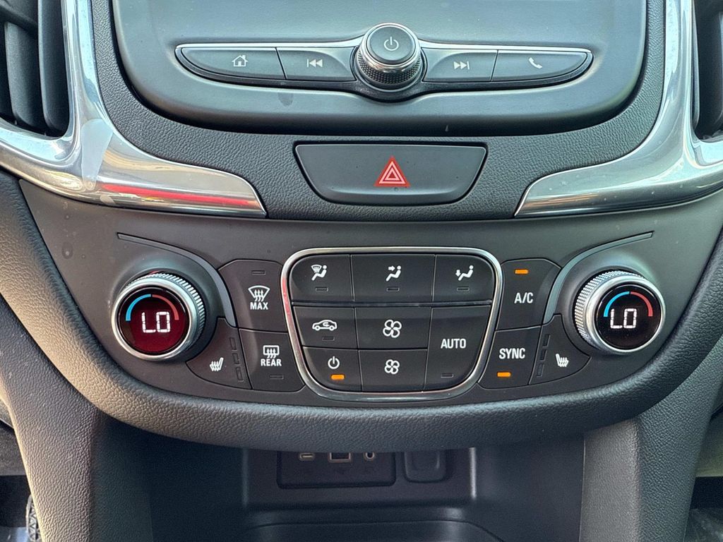 2021 Chevrolet Equinox LT photo 24