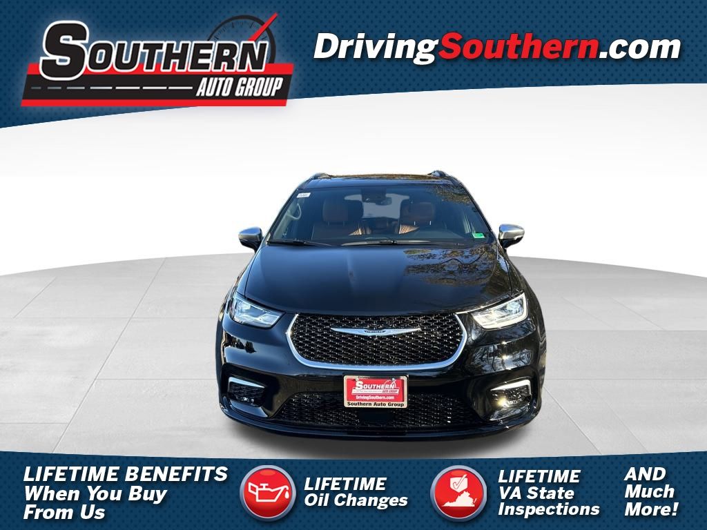 2026 Chrysler Pacifica Pinnacle's photo