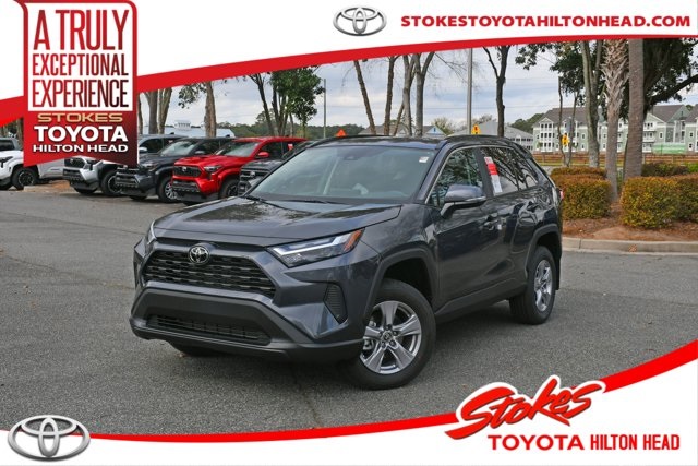 2025 Toyota RAV4 XLE's photo