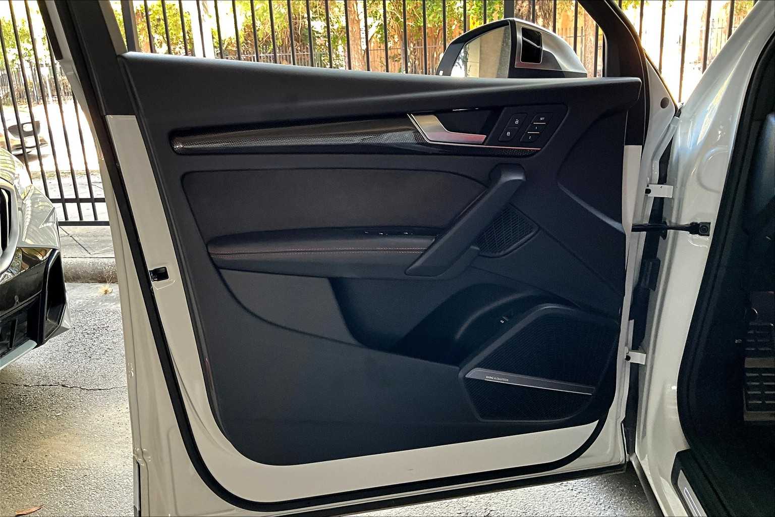 2023 Audi SQ5 Premium Plus photo 19