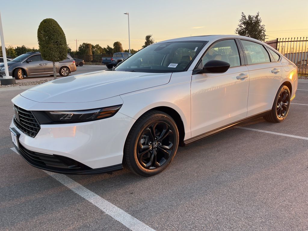 2025 Honda Accord SE's photo