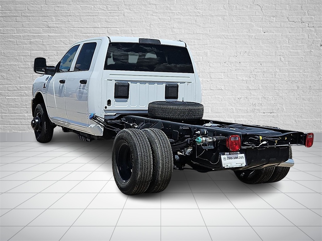 2025 Ram 3500 Tradesman photo 3