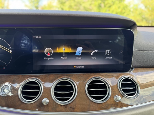 2018 Mercedes Benz E 400 4MATIC Wagon photo 27