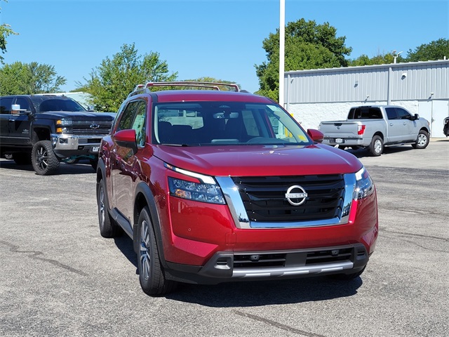 2025 Nissan Pathfinder SL photo 2