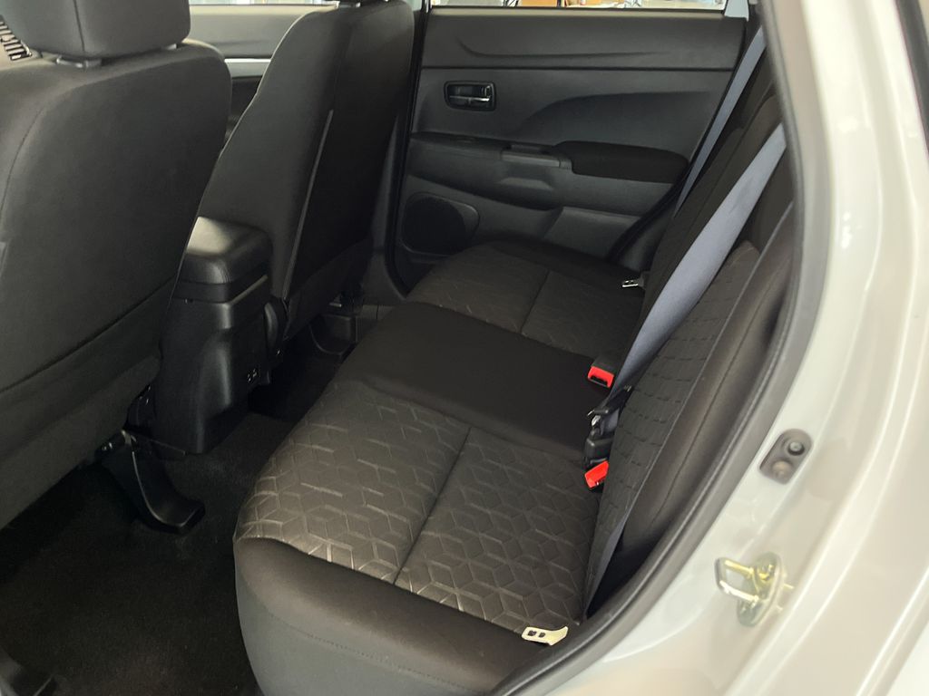 2024 Mitsubishi Outlander Sport LE photo 27