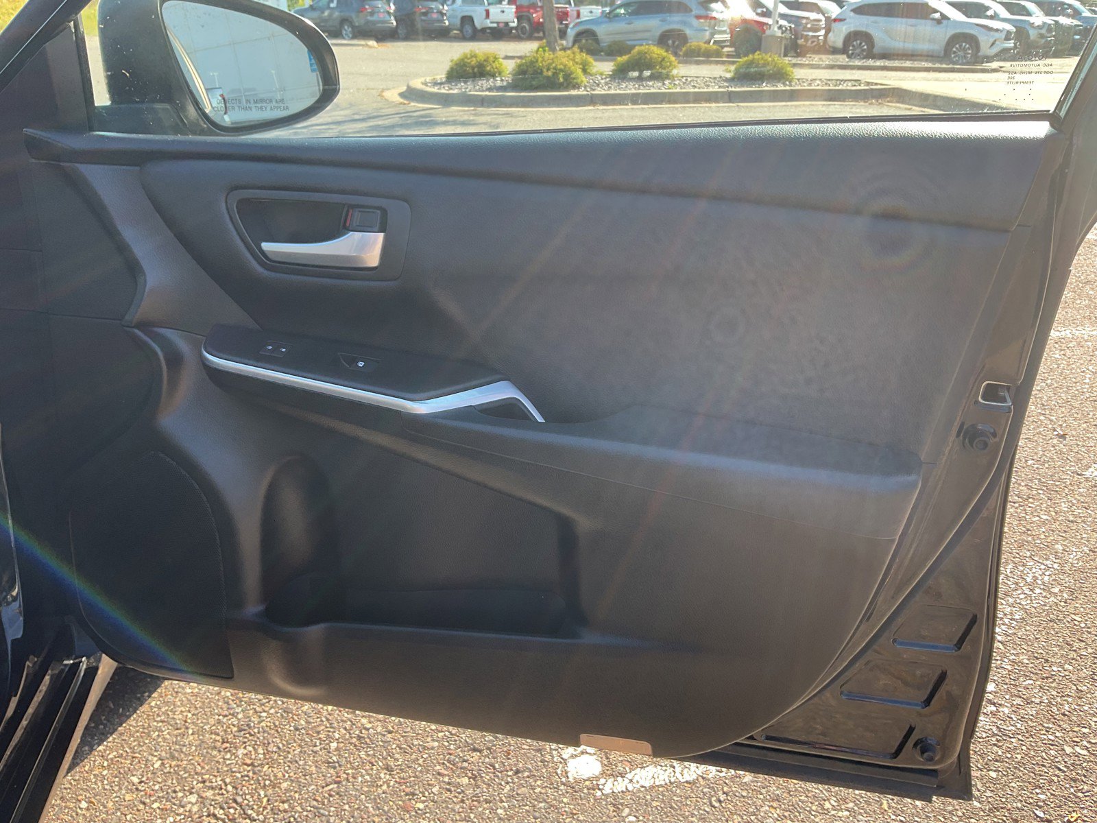 2016 Toyota Camry SE photo 11