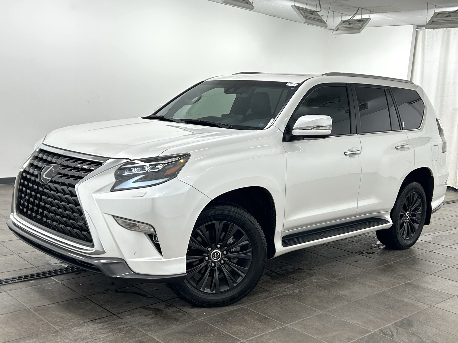 2023 Lexus GX LUXURY's photo