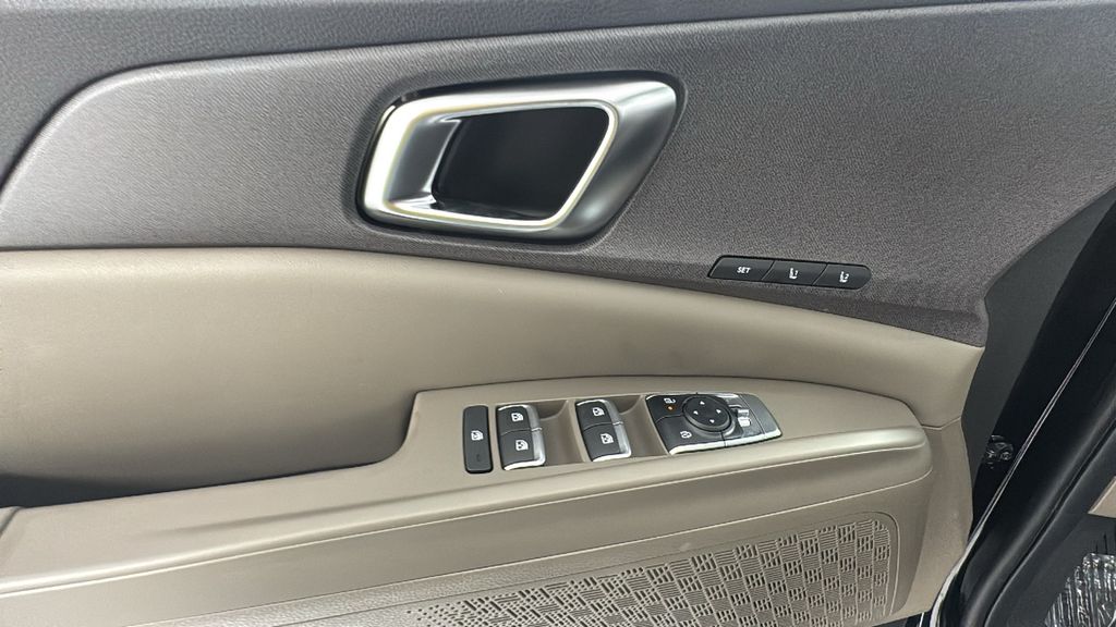 2026 Kia Carnival SX photo 22
