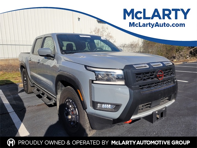 2025 Nissan Frontier PRO-X's photo