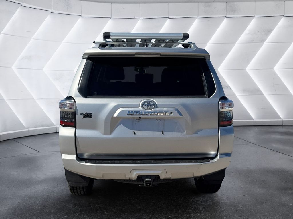 2018 Toyota 4Runner SR5 photo 4